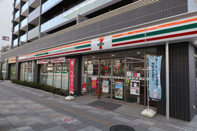 セブンイレブン扇大橋駅前店　約190ｍ（徒歩3分）