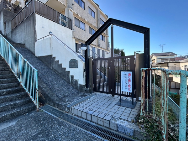 【エクセル弘明寺】エントランス