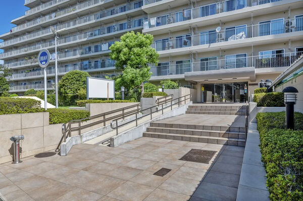 【五反野スカイハイツ】エントランスアプローチ