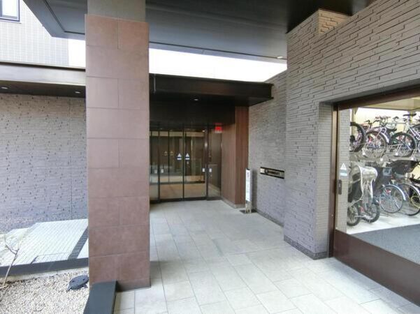 【レーベン川崎京町】エントランス