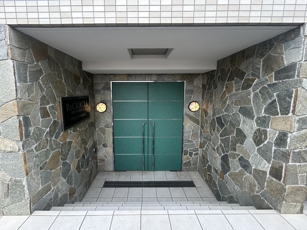【リクレイシア西横浜】エントランス
