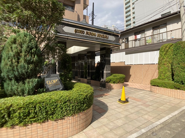 【グローリオ本町銀杏坂】エントランスアプローチ