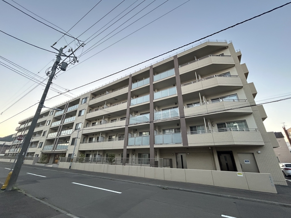 【シティホーム二十四軒ザ・レジデンス】外観