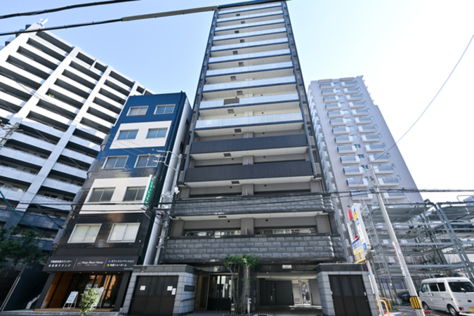 【プレサンスロジェ泉】外観