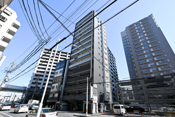 【プレサンスロジェ泉】外観