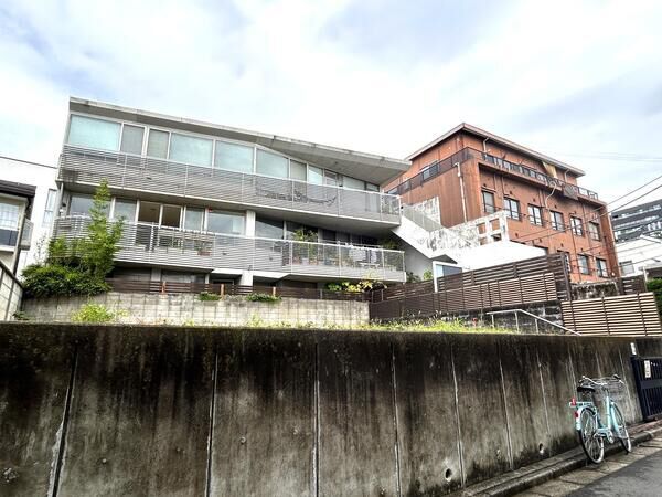 【三茶ハウス】外観 【三茶ハウス】外観