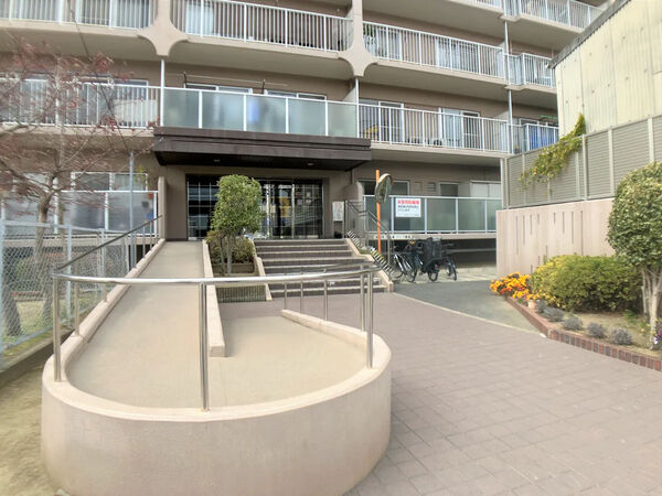 【住道グランドコーポ】エントランス 【住道グランドコーポ】エントランス