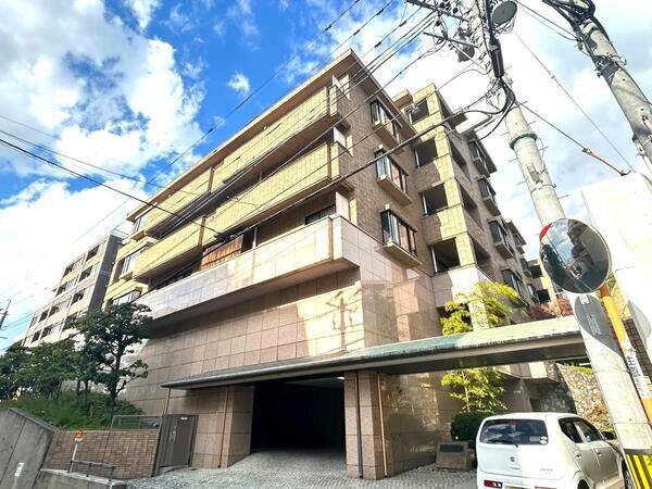 【ロイヤルヒルズ笹丘】外観1