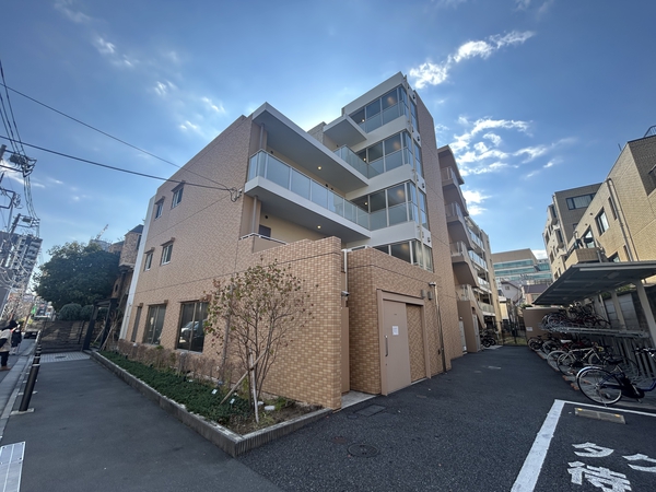 【ハーモニーレジデンス新宿四谷】外観