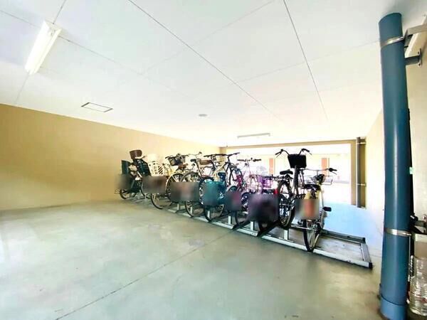 【リベール津島プレミアム】《駐輪場》 【リベール津島プレミアム】《駐輪場》