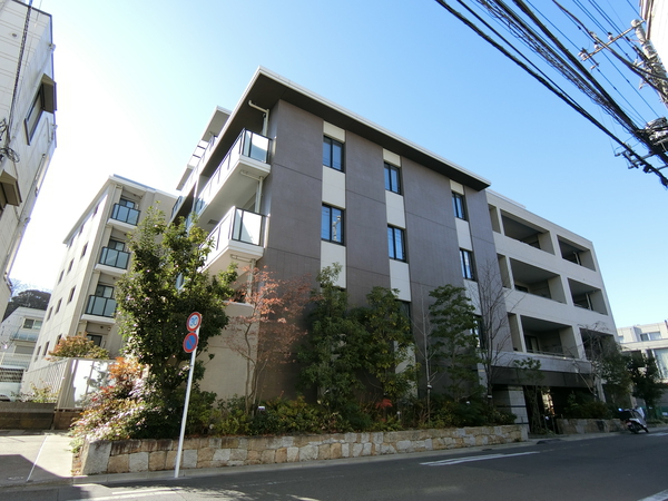 【グランドメゾン新川崎加瀬山】外観