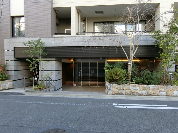 【グランドメゾン新川崎加瀬山】エントランス