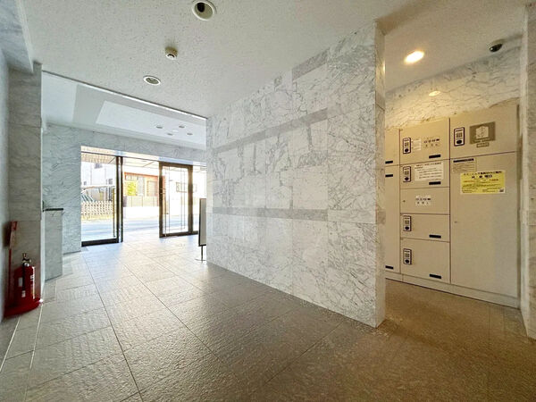 【レーベンハイム東武練馬】エントランス