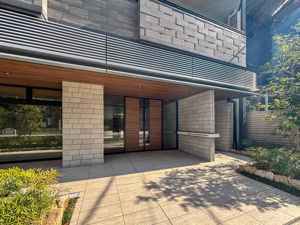 【エステムプラザ南船場レジスタ】エントランス