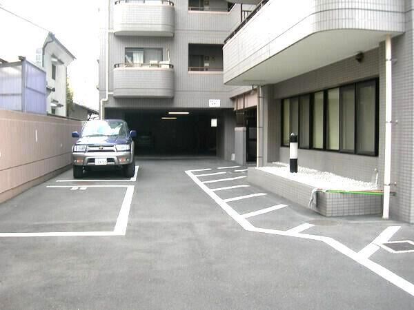 【ダイアパレス東島田】(駐車場) 【ダイアパレス東島田】(駐車場)