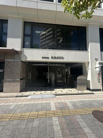 【住宅生協比治山ビル】エントランス
