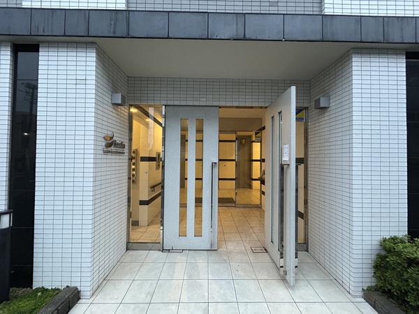 【D’レスティア幕張本郷】エントランス