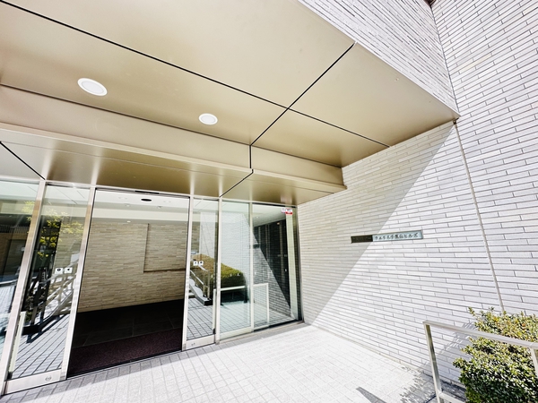 【ウェリス千里山ヒルズ】エントランス