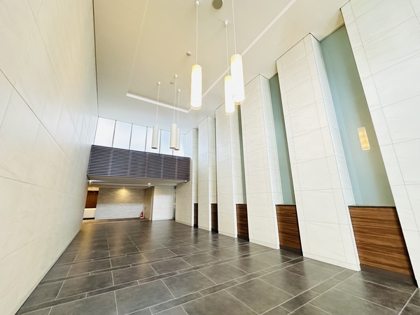 【ウェリス千里山ヒルズ】エントランスホール