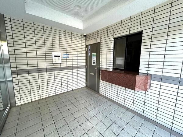 【オリエントハイツ和白2】エントランス1 【オリエントハイツ和白2】エントランス1