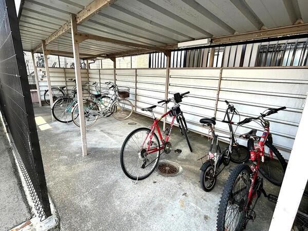 (駐輪場) (駐輪場)