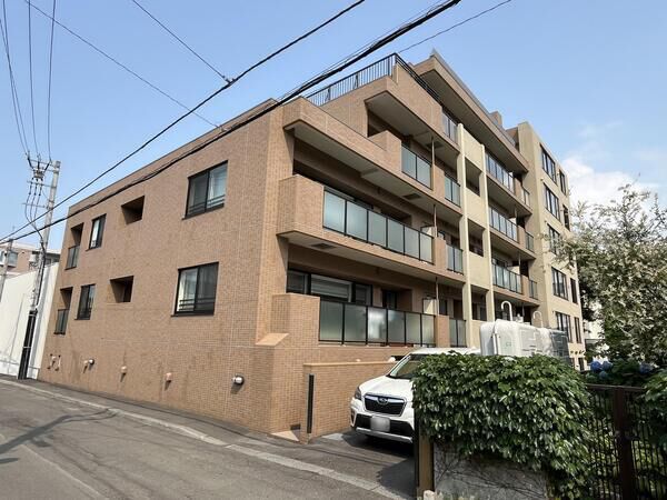 【パークホームズ宮の森ヒルテラス】外観