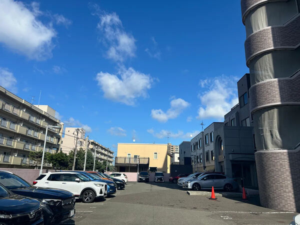 【住友リーベスト月寒中央2】駐車場