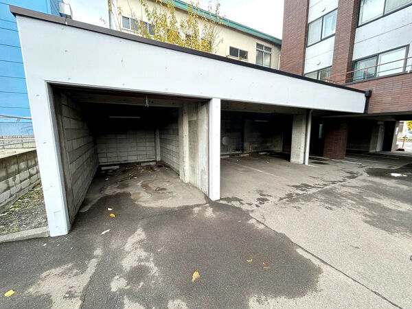 【アルファコート二十四軒】駐車場 【アルファコート二十四軒】駐車場