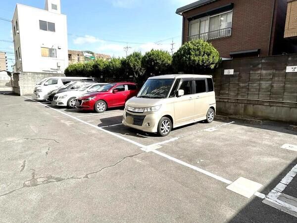 【桜山ハイツ】共用部分（駐車場）