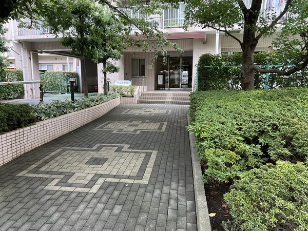 【東急ドエルアルス千住】エントランスアプローチ