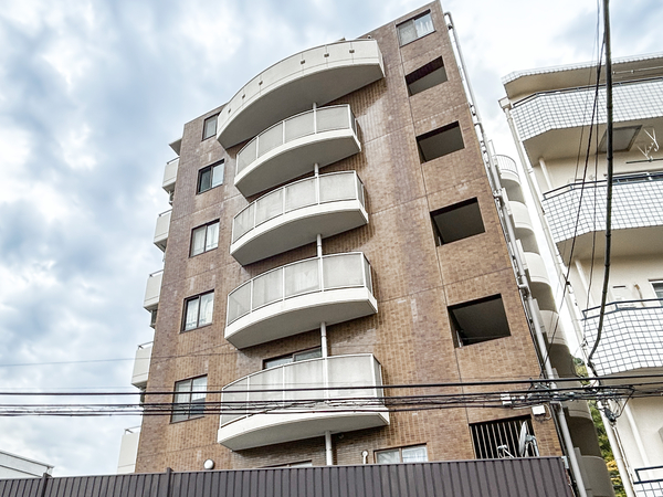 【メゾンドボヌール溝の口】外観