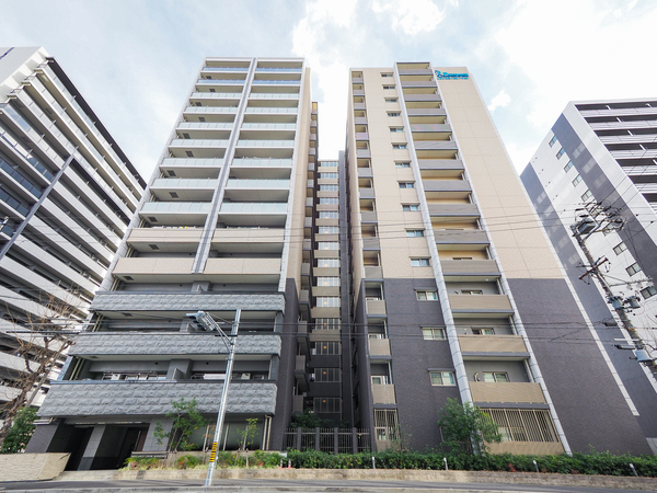 【プレサンスロジェ金山】外観