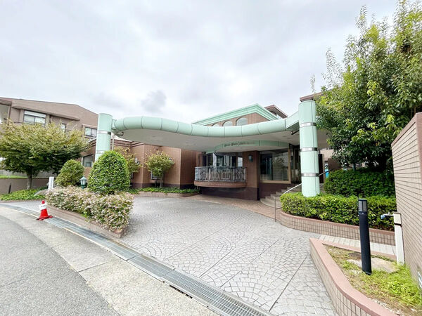 【ライオンズヴィアーレ鹿山】エントランス 【ライオンズヴィアーレ鹿山】エントランス