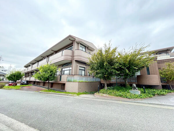 【ライオンズヴィアーレ鹿山】外観え 【ライオンズヴィアーレ鹿山】外観え