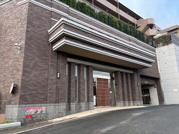 【ナイスロイヤルテラス小田原城山】エントランス