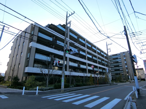 【エステムコート横浜新吉田レジデンス】外観