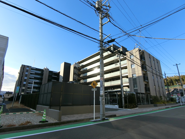【エステムコート横浜新吉田レジデンス】外観