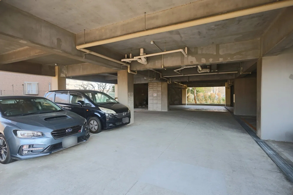 【ダイアパレス登戸】駐車場