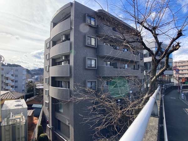 【ライオンズマンション片平大手町】外観写真