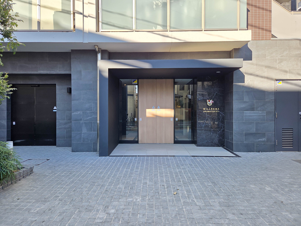 【ウィルレーナ浦和常盤】エントランス