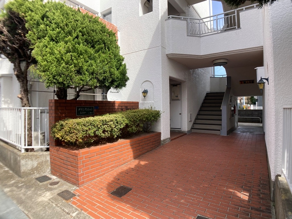 【チサンマンション広瀬川】エントランスアプローチ