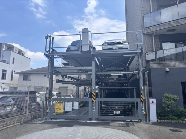 【レーベン府中西府】機械式駐車場