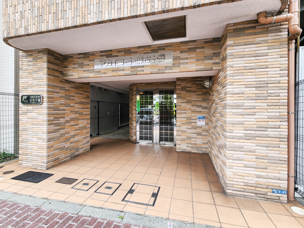 【スカイコート麻布十番】エントランス