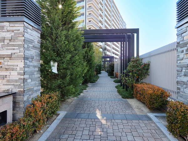 【エムズシティ新安城ブランシエラ】エントランス