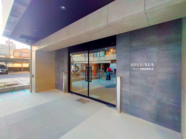 【RELUXIA横濱吉野町Ⅲ】エントランス