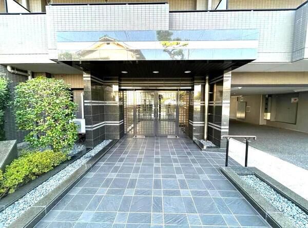 【ステイツ芦屋川】エントランス 【ステイツ芦屋川】エントランス