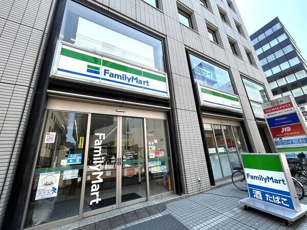 ファミリーマート大宮仲町2丁目店　約230m