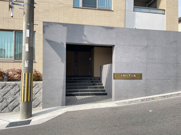 【イニシア神戸森北町】エントランス