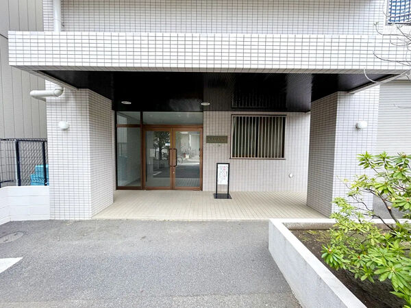 【ペルレ五反野】エントランス