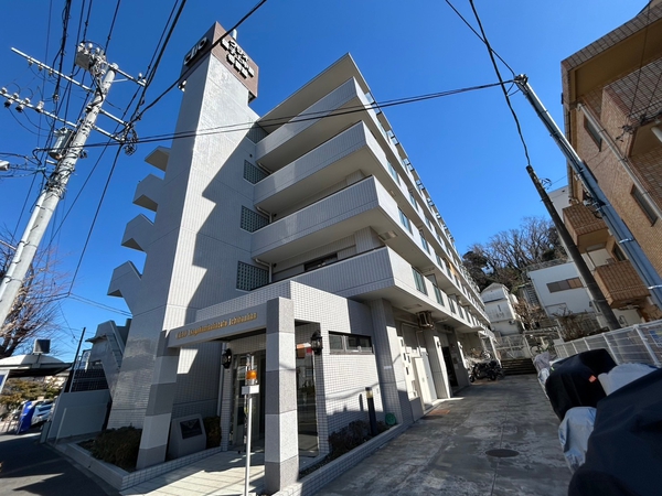 【クリオ磯子上中里壱番館】外観